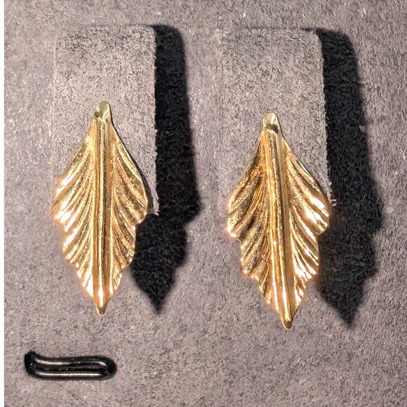 Art Deco Gold Fan Earrings - Picture 5 of 5